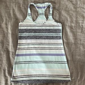 Lululemon tank, size 6